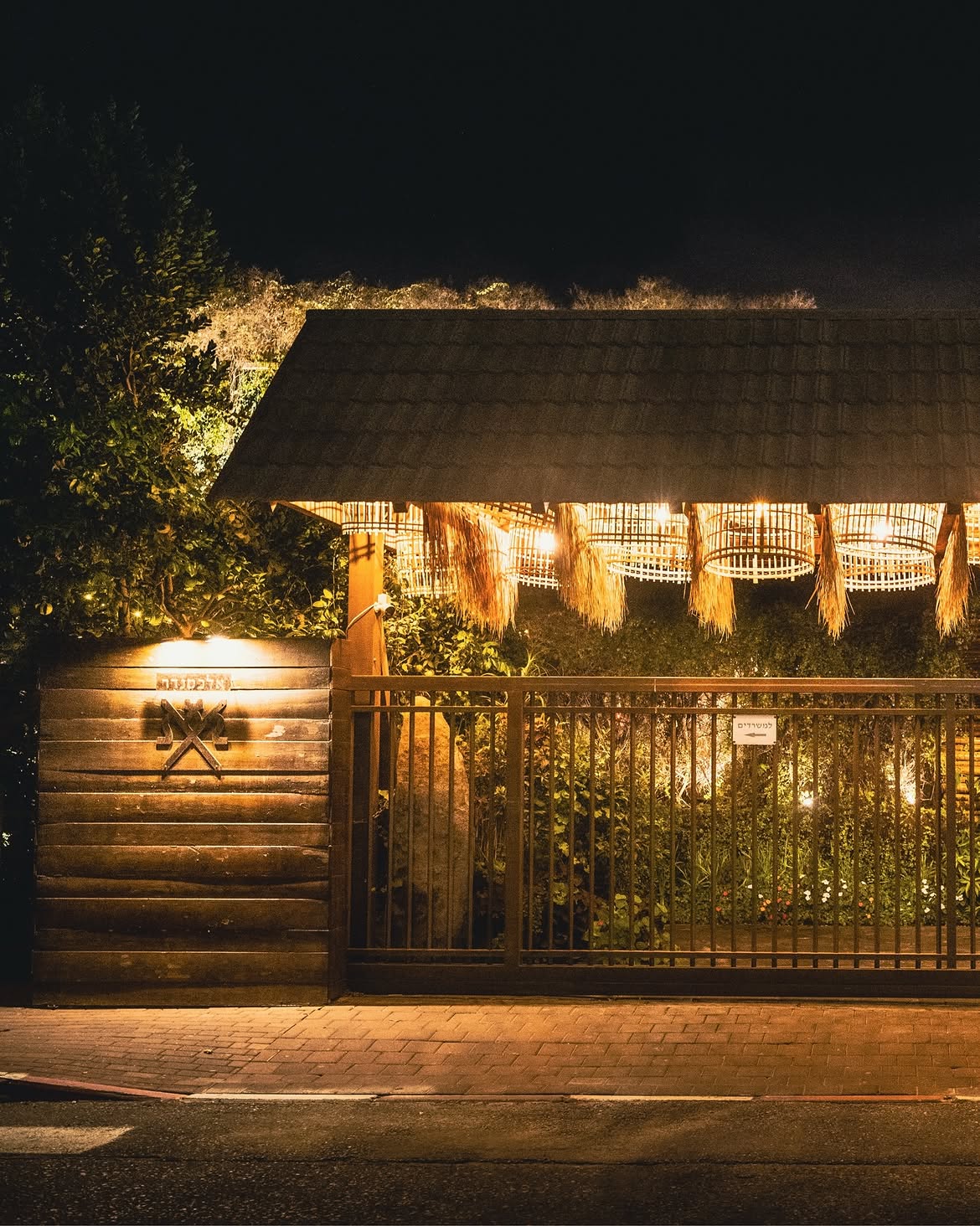 Where elegance meets nature, every detail feels unforgettable.From the open green scenery to the